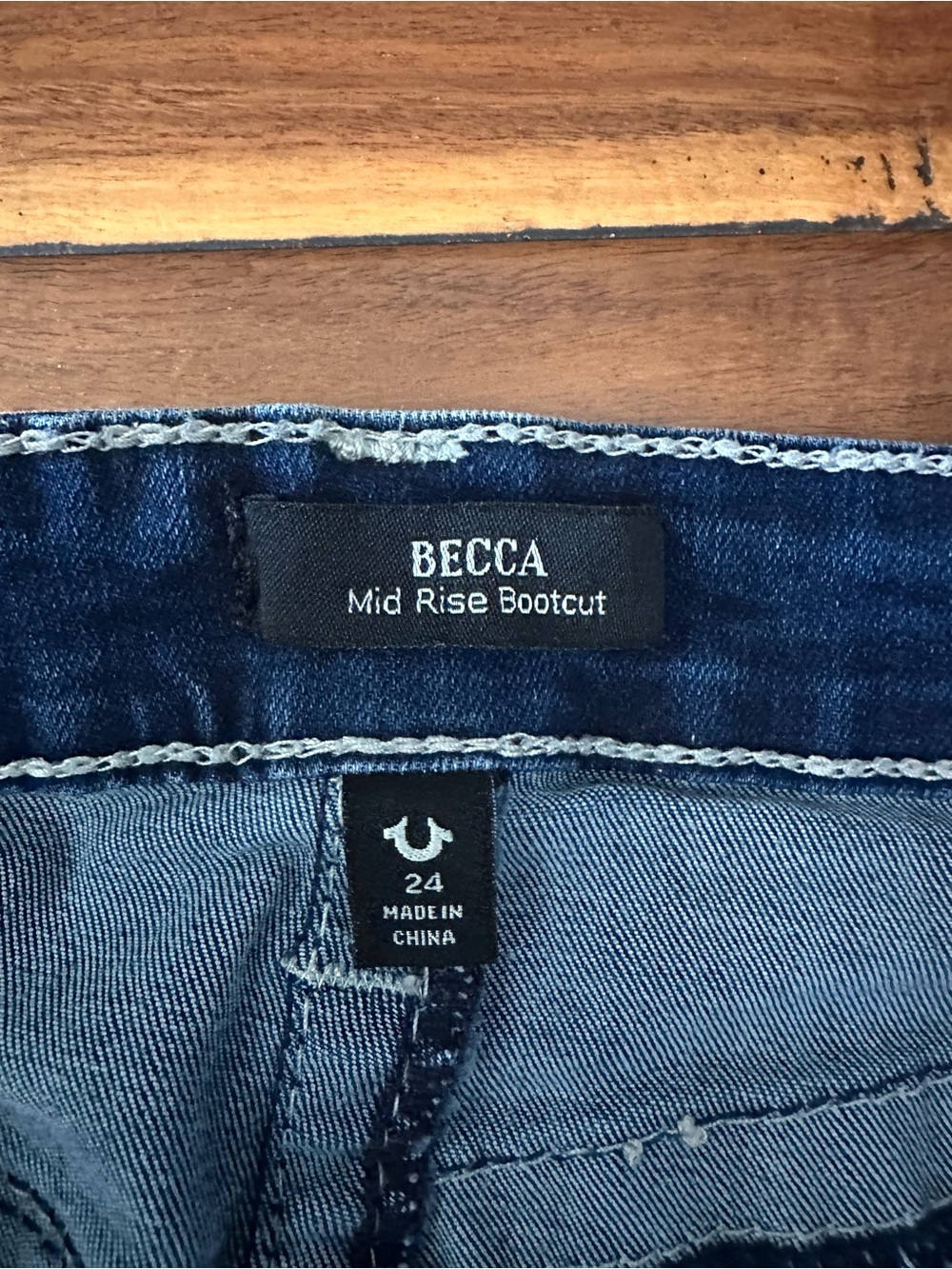 True Religion Becca Mid Rise Bootcut Jeans Size 24 Y2K Denim - Picture 3 of 8